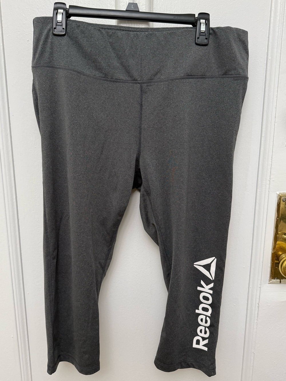 Reebok Dark Gray Cropped Capri Performance Leggings with White Logo Size 1X